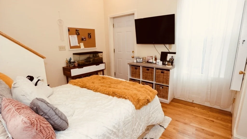3 bed, 2 bath apartment for rent at 21 Highland Park Ave Unit 2, Roxbury — photo 21 of 25