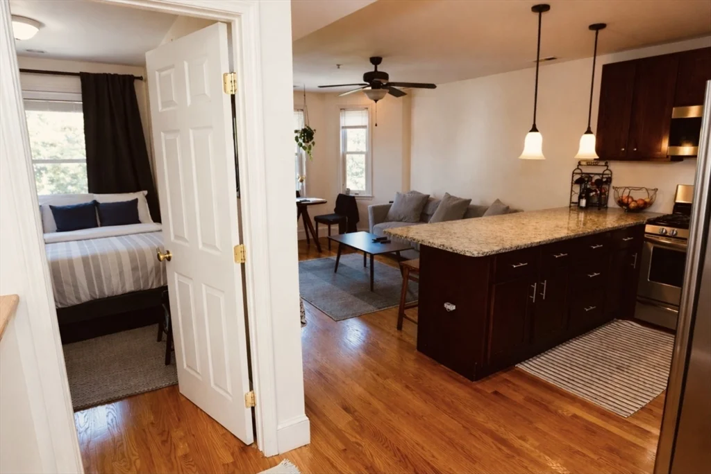 3 bed, 2 bath apartment for rent at 21 Highland Park Ave Unit 2, Roxbury — photo 5 of 25