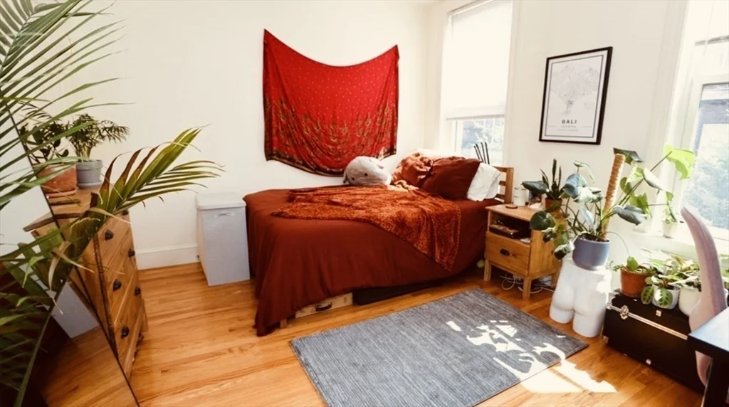 3 bed, 2 bath apartment for rent at 21 Highland Park Ave Unit 2, Roxbury — photo 16 of 25