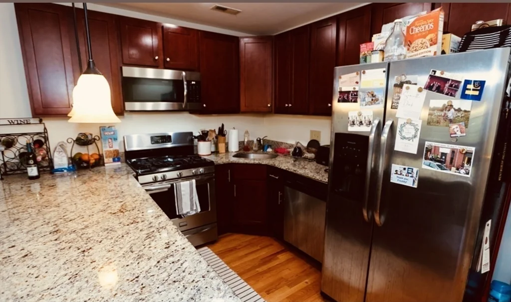 3 bed, 2 bath apartment for rent at 21 Highland Park Ave Unit 2, Roxbury — photo 3 of 25