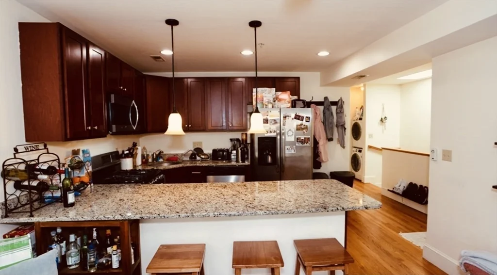 3 bed, 2 bath apartment for rent at 21 Highland Park Ave Unit 2, Roxbury — photo 10 of 25