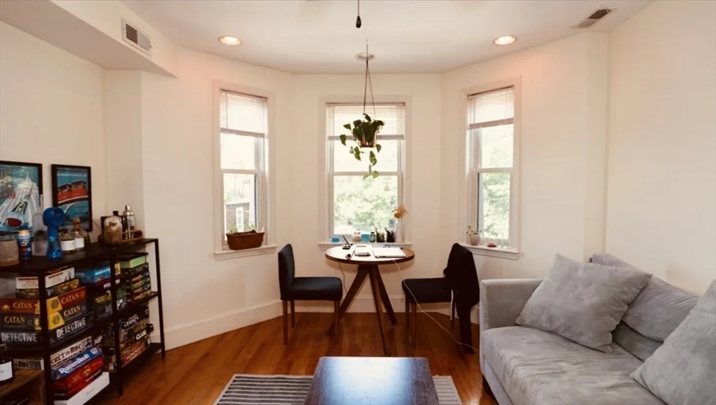 3 bed, 2 bath apartment for rent at 21 Highland Park Ave Unit 2, Roxbury — photo 8 of 25