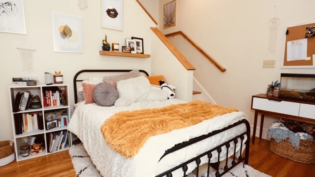 3 bed, 2 bath apartment for rent at 21 Highland Park Ave Unit 2, Roxbury — photo 22 of 25