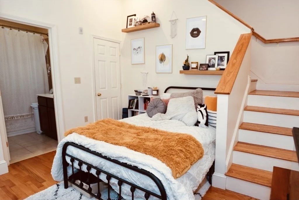 3 bed, 2 bath apartment for rent at 21 Highland Park Ave Unit 2, Roxbury — photo 23 of 25