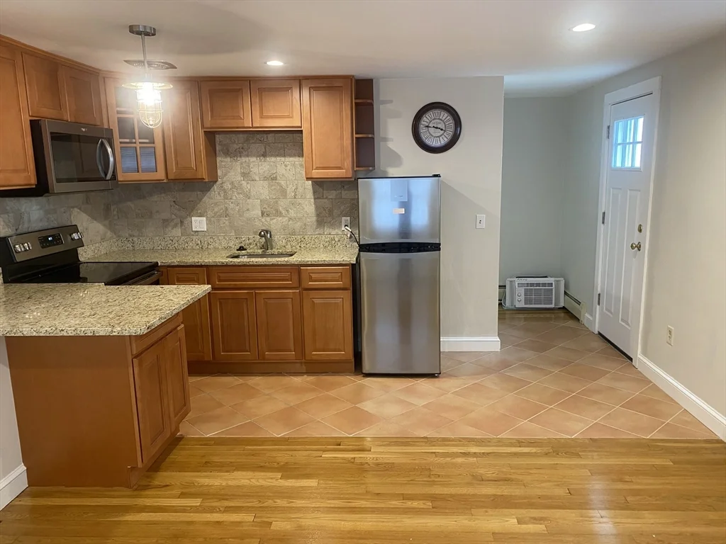 1 bed, 1 bath apartment for rent at 21 Highland Ter Unit 21, Needham — photo 1 of 5