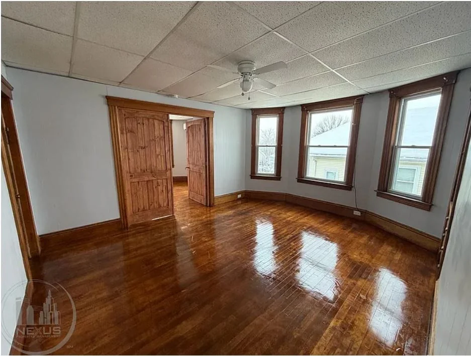 4 bed, 1 bath apartment for rent at 21 Hitchcock Rd Unit 3, Webster Square — photo 4 of 33