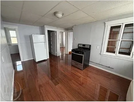 4 bed, 1 bath apartment for rent at 21 Hitchcock Rd Unit 3, Webster Square — photo 9 of 33