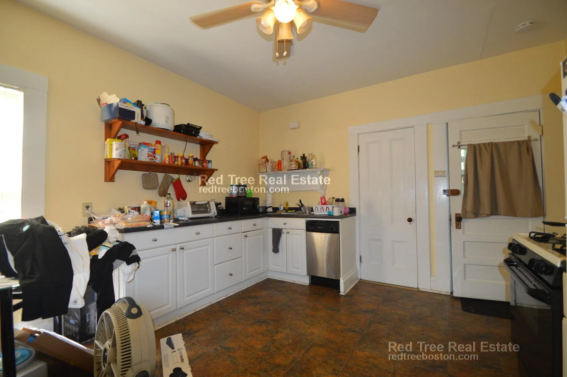 3 bed, 1 bath apartment for rent at 21 Holton St Unit 2, Allston — photo 4 of 17