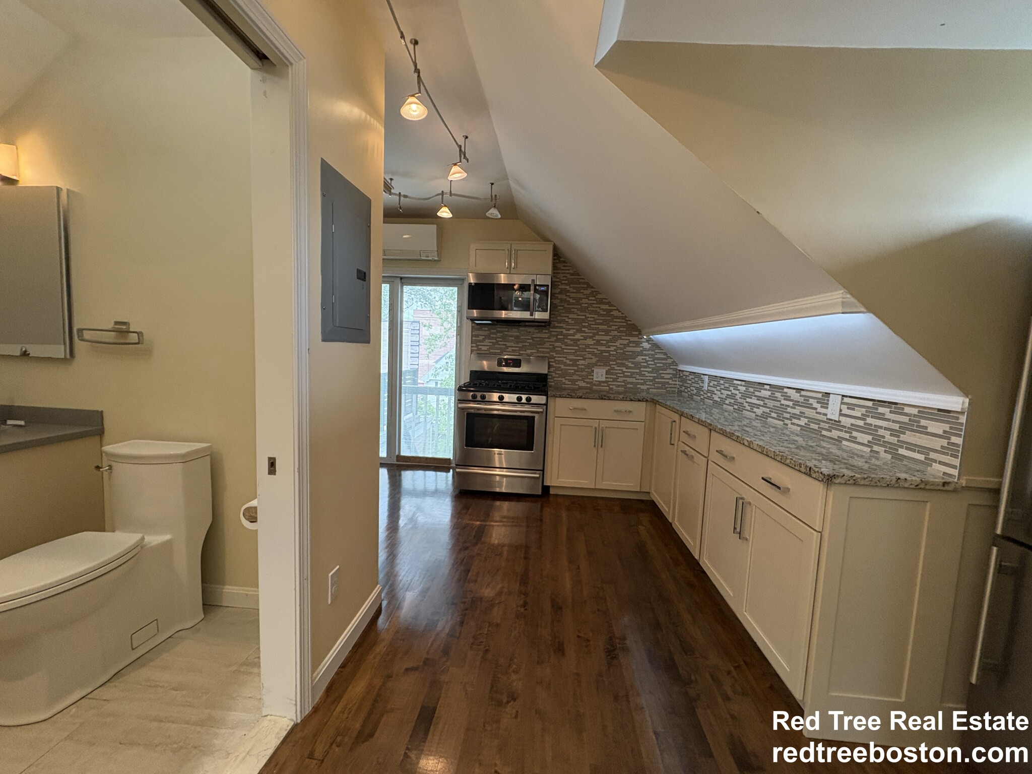 1 bed, 1 bath apartment for rent at 21 Holton St Unit 3, Allston — photo 8 of 19