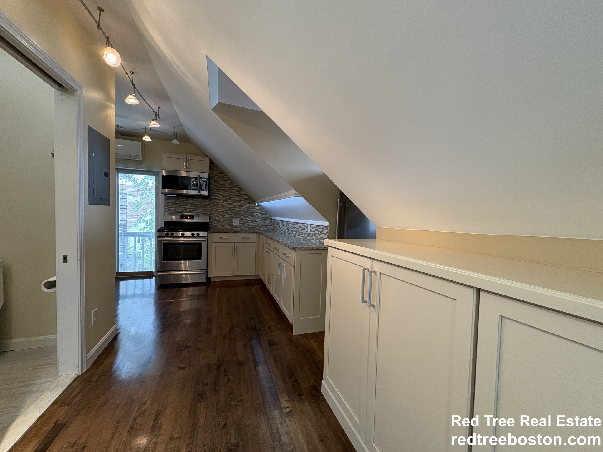 1 bed, 1 bath apartment for rent at 21 Holton St Unit 3, Allston — photo 11 of 19