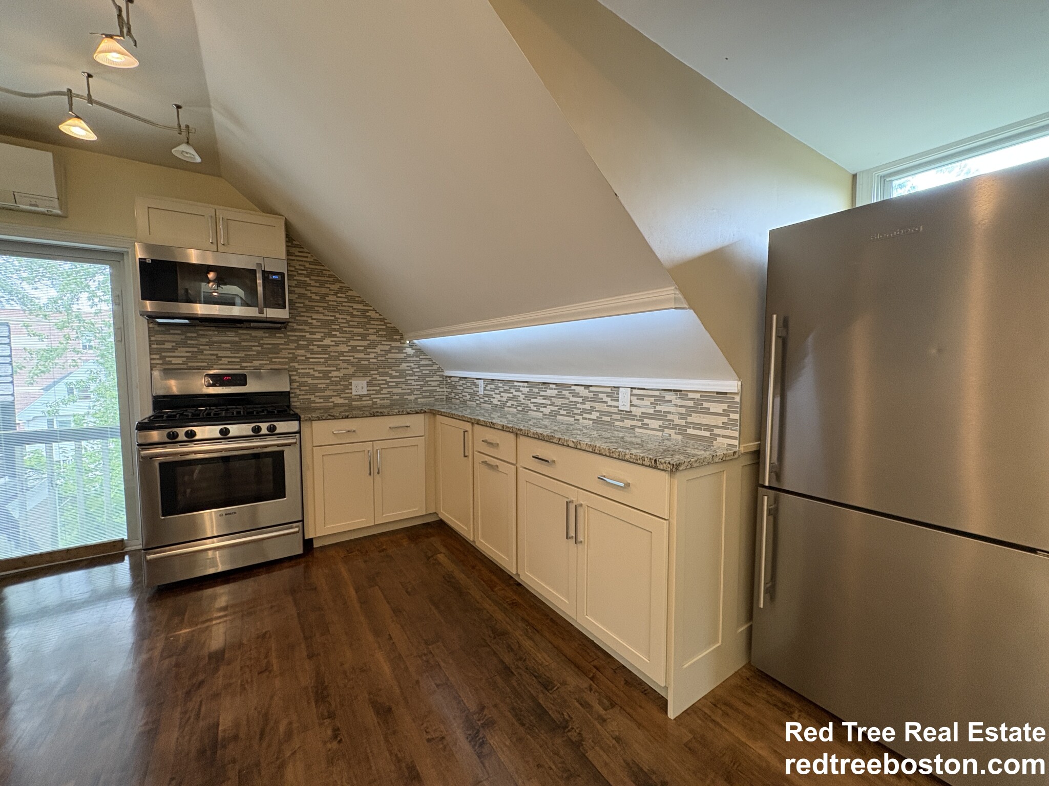1 bed, 1 bath apartment for rent at 21 Holton St Unit 3, Allston — photo 9 of 19