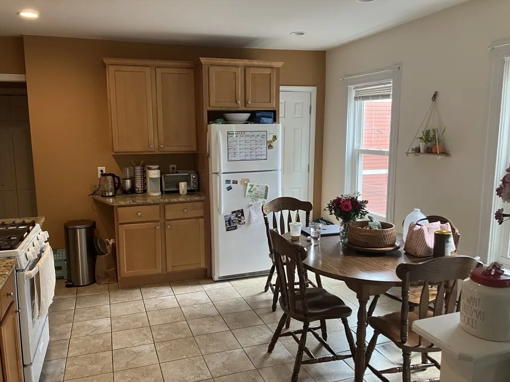 3 bed, 1 bath apartment for rent at 21 Howard St Unit 2, Davis Square — photo 1 of 15