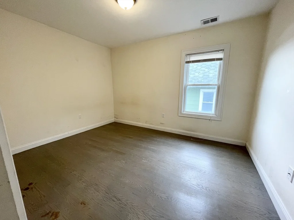 6 bed, 2 bath apartment for rent at 21 Iroquois Unit 1, Mission Hill — photo 16 of 28