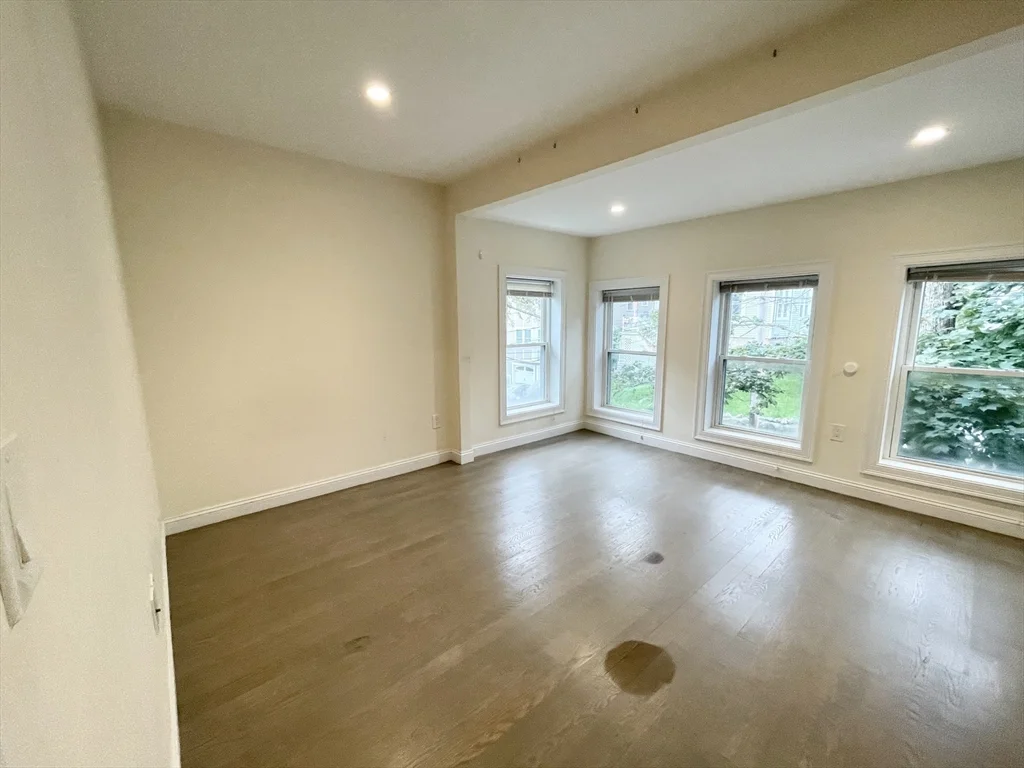 6 bed, 2 bath apartment for rent at 21 Iroquois Unit 1, Mission Hill — photo 11 of 28