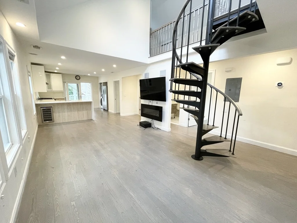 6 bed, 2 bath apartment for rent at 21 Iroquois Unit 1, Mission Hill — photo 6 of 28