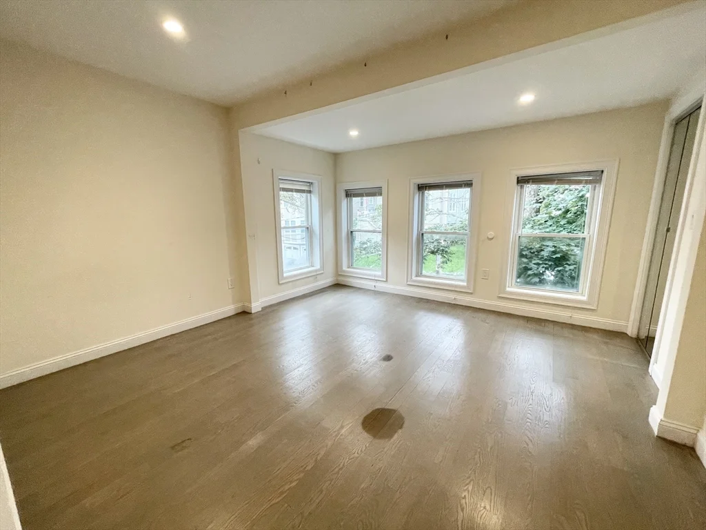 6 bed, 2 bath apartment for rent at 21 Iroquois Unit 1, Mission Hill — photo 12 of 28
