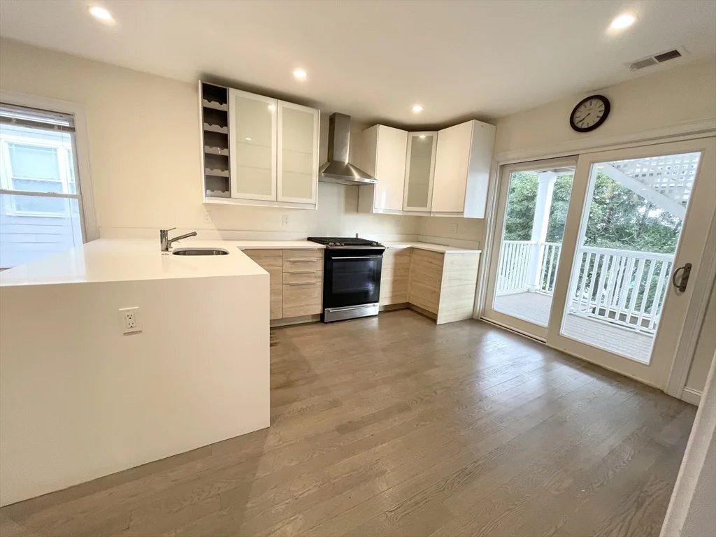 6 bed, 2 bath apartment for rent at 21 Iroquois Unit 1, Mission Hill — photo 2 of 28