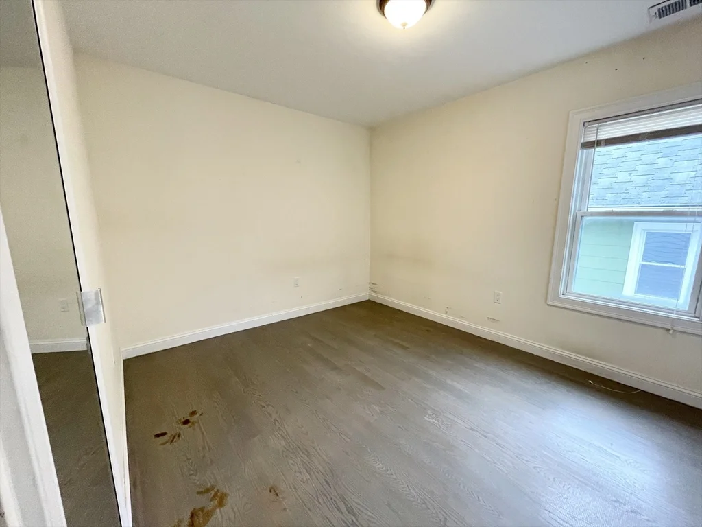6 bed, 2 bath apartment for rent at 21 Iroquois Unit 1, Mission Hill — photo 15 of 28