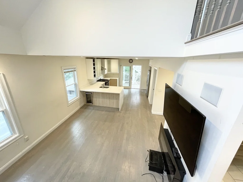 6 bed, 2 bath apartment for rent at 21 Iroquois Unit 1, Mission Hill — photo 7 of 28