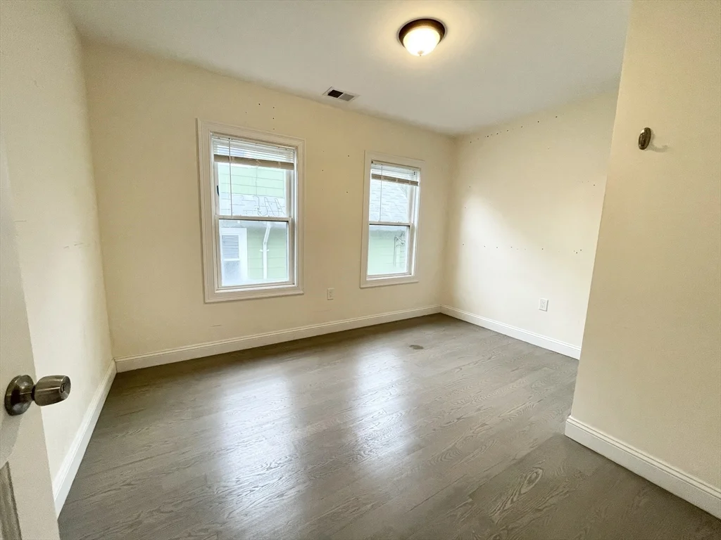 6 bed, 2 bath apartment for rent at 21 Iroquois Unit 1, Mission Hill — photo 14 of 28