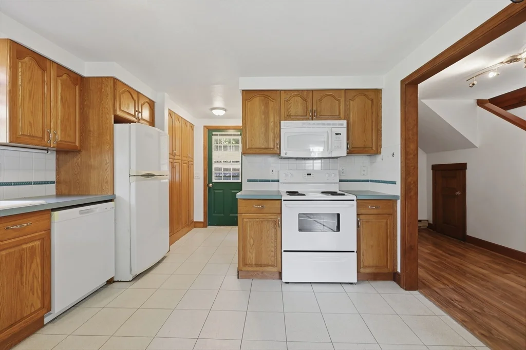 2 bed, 1 bath apartment for rent at 21 Janet Cir Unit 2, Shrewsbury — photo 1 of 42