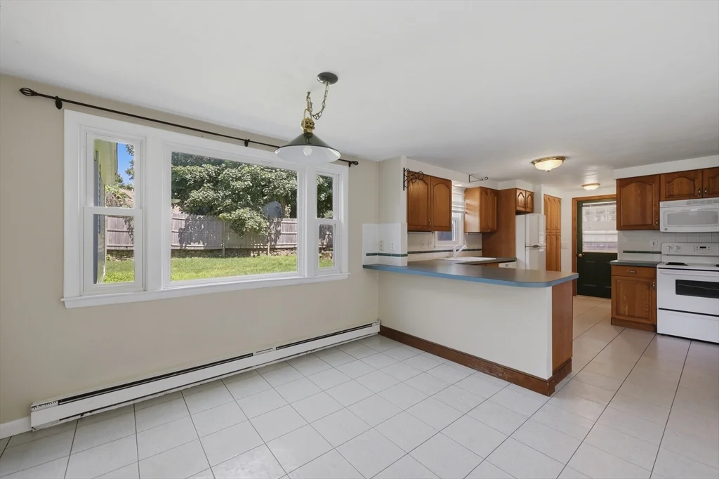 2 bed, 1 bath apartment for rent at 21 Janet Cir Unit 2, Shrewsbury — photo 6 of 42