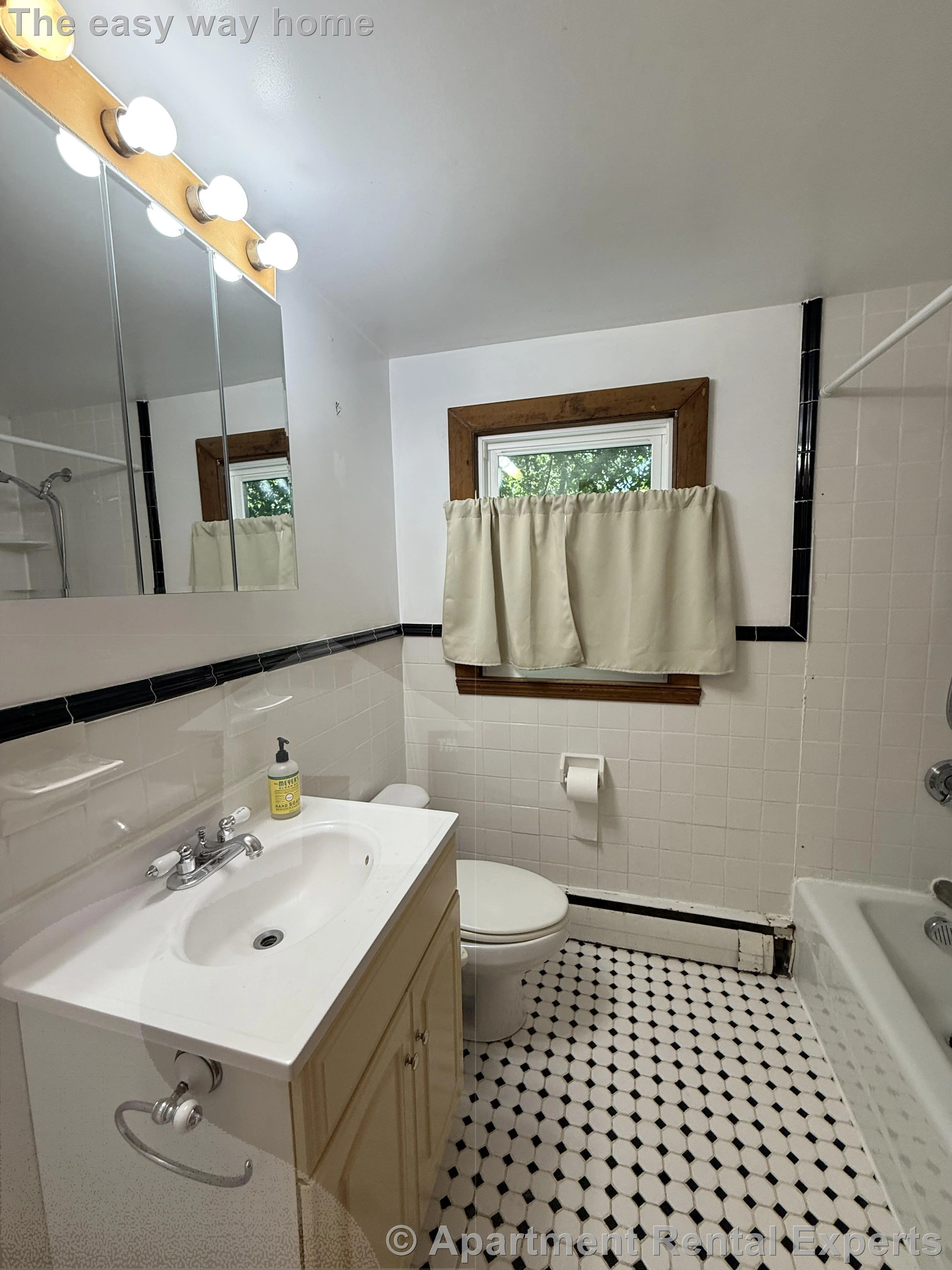 3 bed, 1 bath apartment for rent at 21 Jerome St, Arlington Line — photo 19 of 24