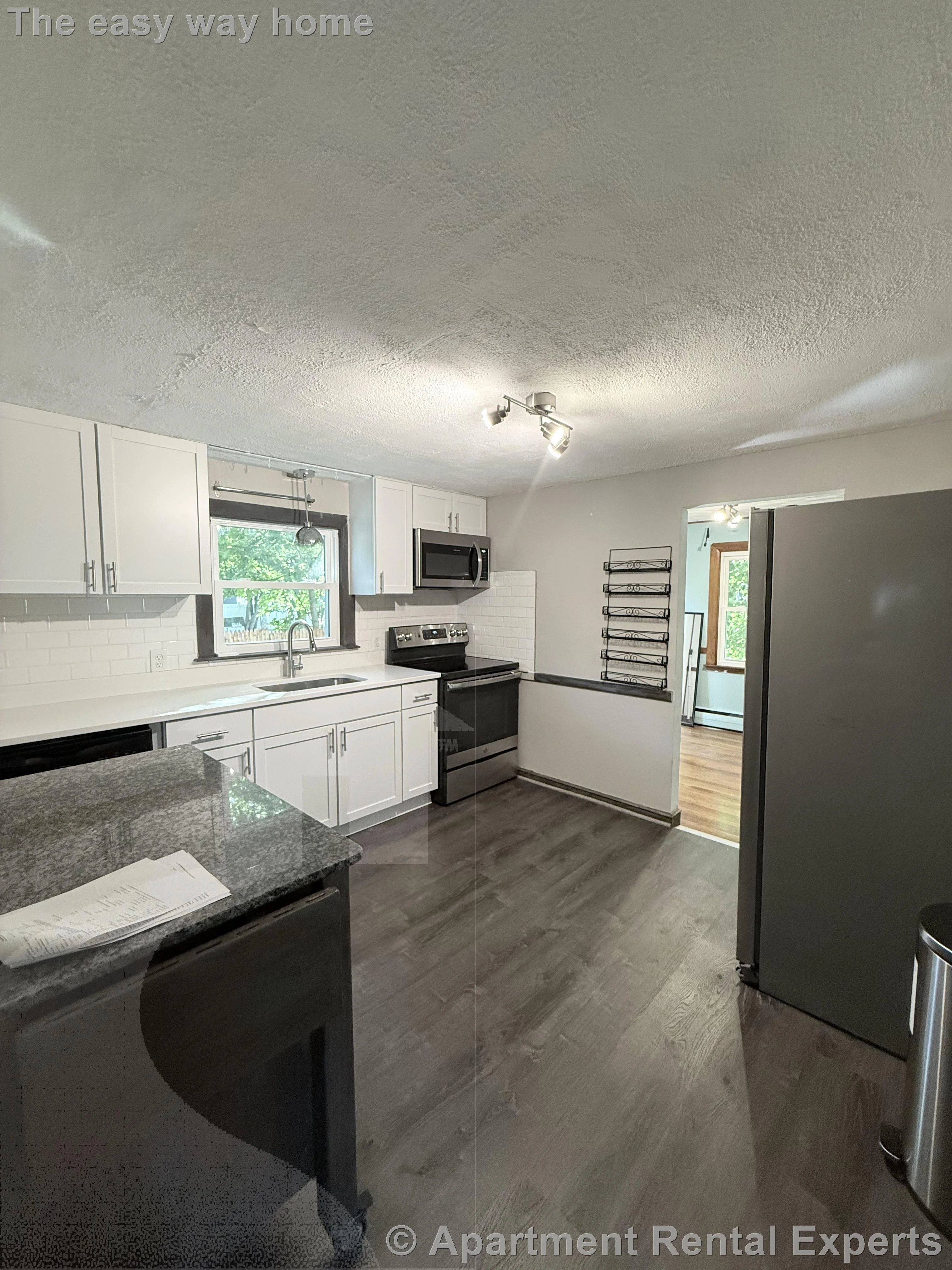 3 bed, 1 bath apartment for rent at 21 Jerome St, Arlington Line — photo 3 of 24
