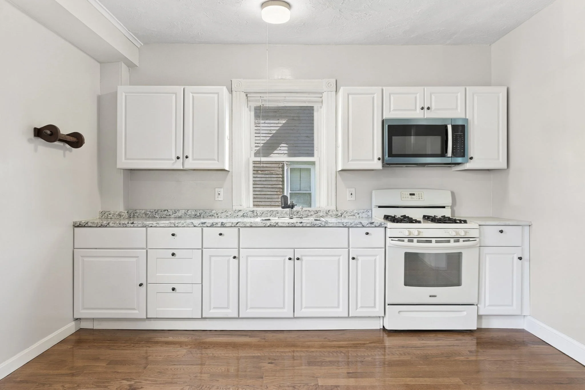 2 bed, 1 bath apartment for rent at 21 John St Unit 1, Attleboro — photo 2 of 15