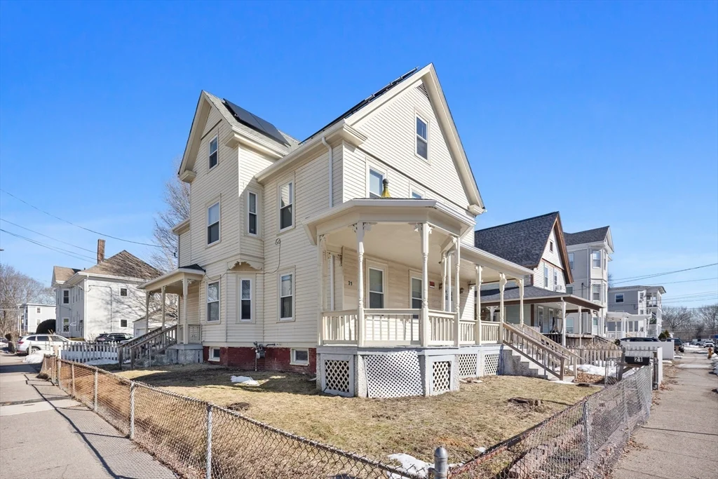 3 bed, 1 bath apartment for rent at 21 John St Unit 2, Attleboro — photo 2 of 19