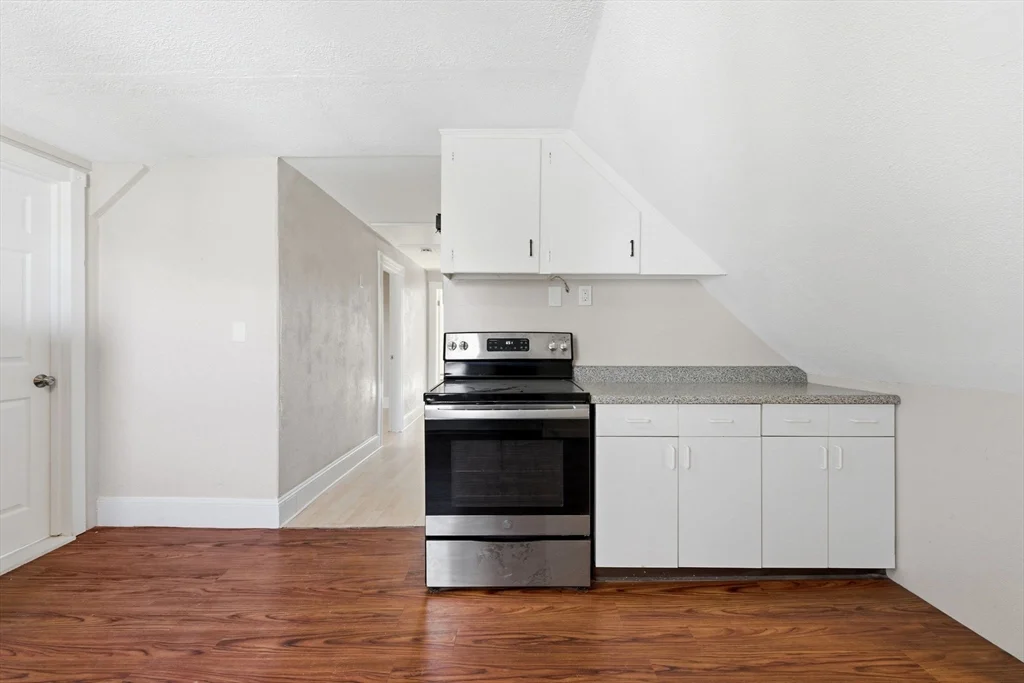 2 bed, 1 bath apartment for rent at 21 John St Unit 3, Attleboro — photo 4 of 19