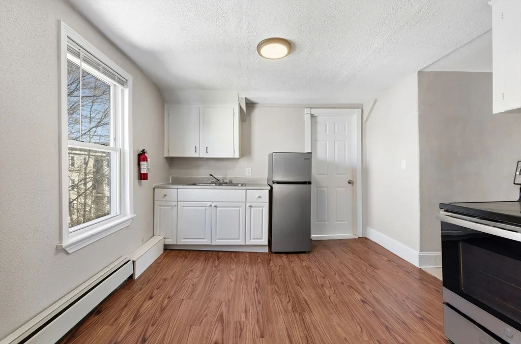2 bed, 1 bath apartment for rent at 21 John St Unit 3, Attleboro — photo 2 of 19