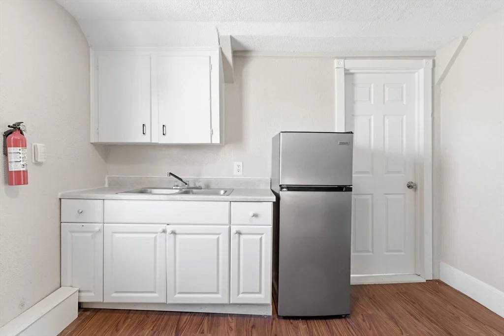 2 bed, 1 bath apartment for rent at 21 John St Unit 3, Attleboro — photo 5 of 19