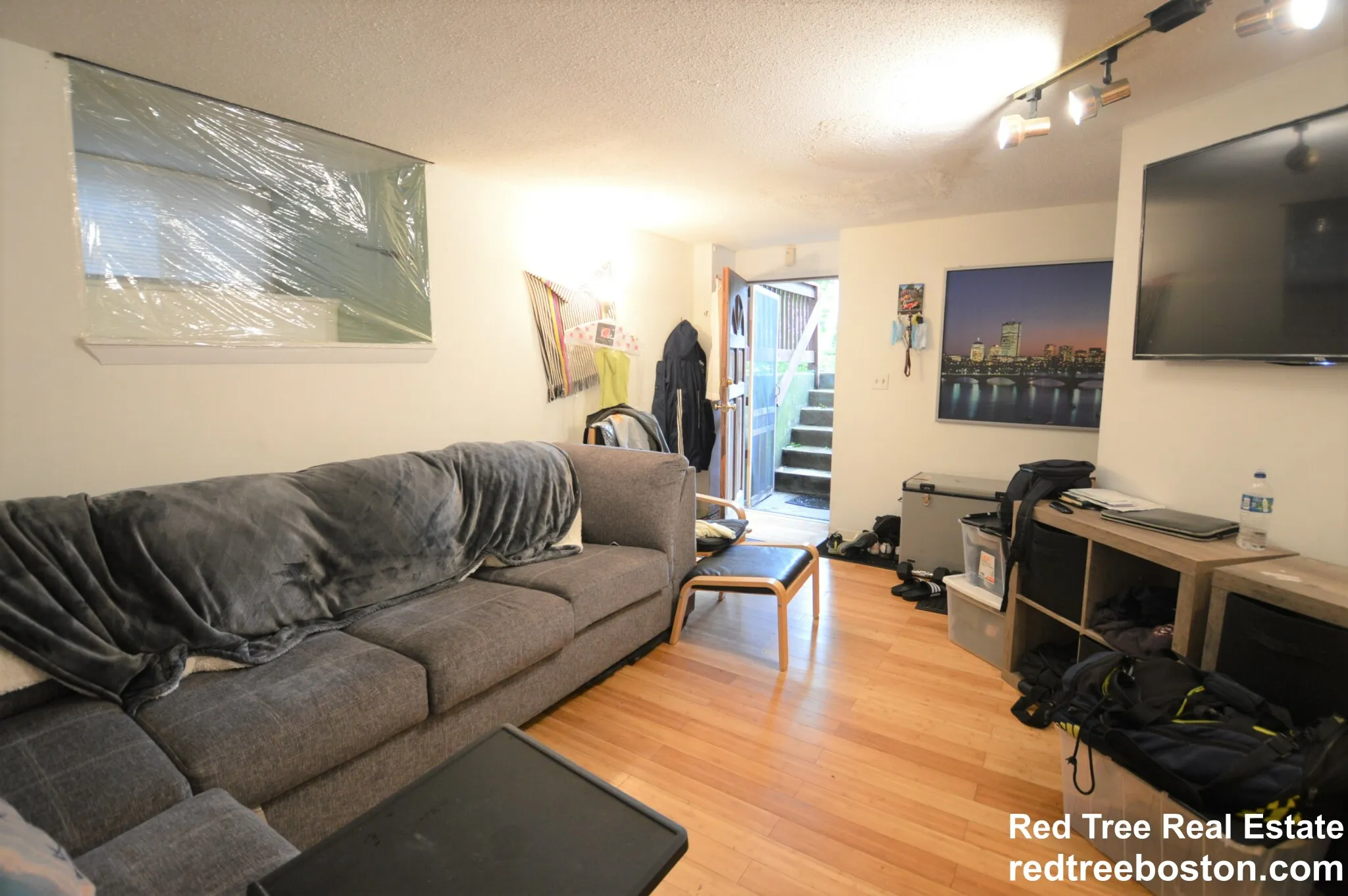 1 bed, 1 bath apartment for rent at 21 Kinross Rd Unit 1, Brighton — photo 1 of 10