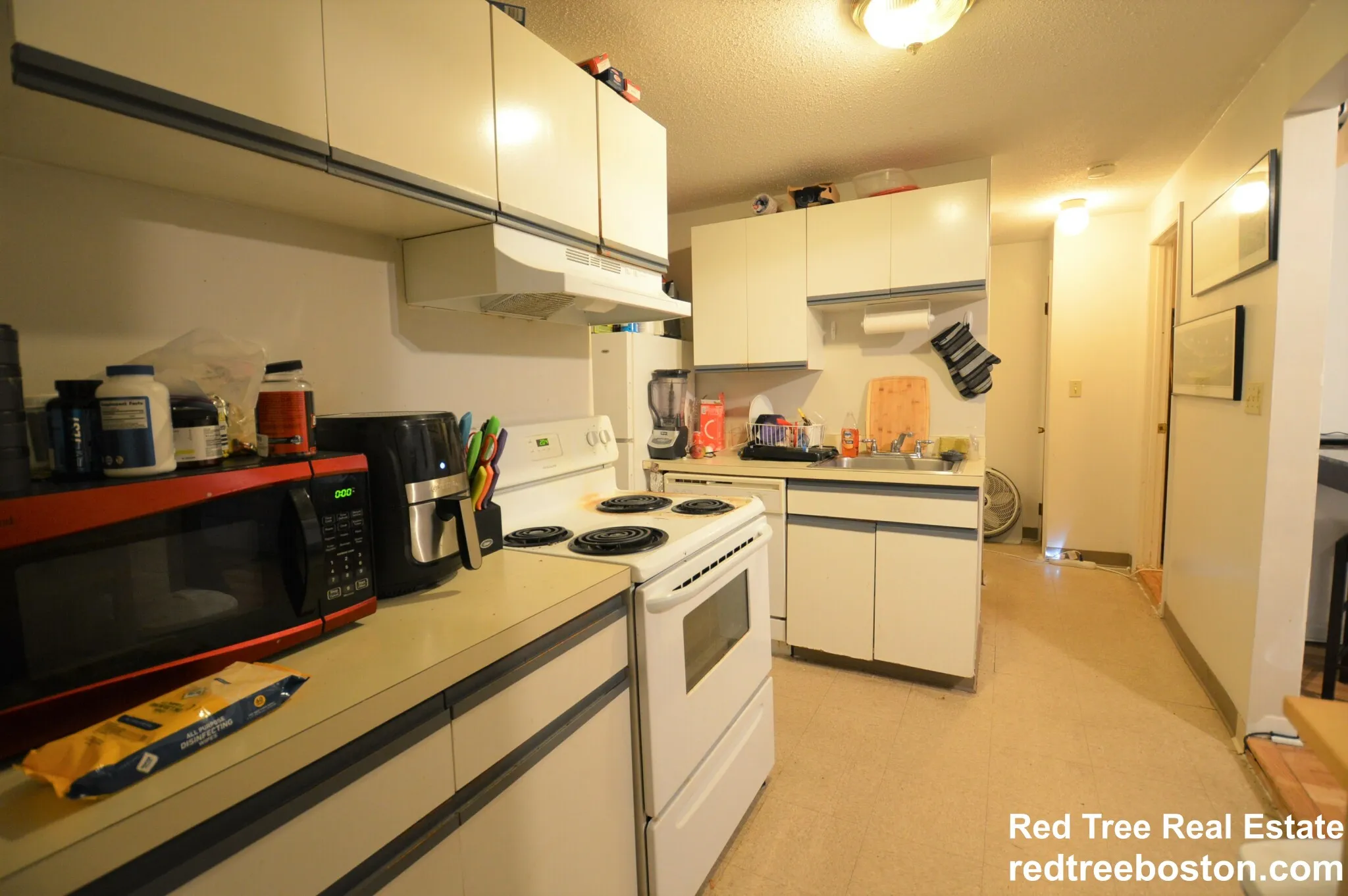 1 bed, 1 bath apartment for rent at 21 Kinross Rd Unit 1, Brighton — photo 4 of 10