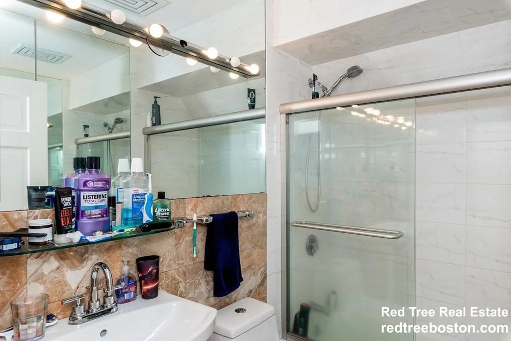 3 bed, 2 bath apartment for rent at 21 Kinross Rd Unit 3, Brighton — photo 12 of 14