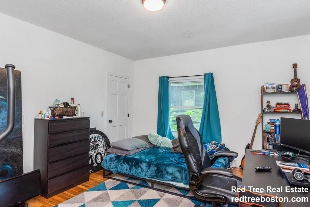 3 bed, 2 bath apartment for rent at 21 Kinross Rd Unit 3, Brighton — photo 9 of 14
