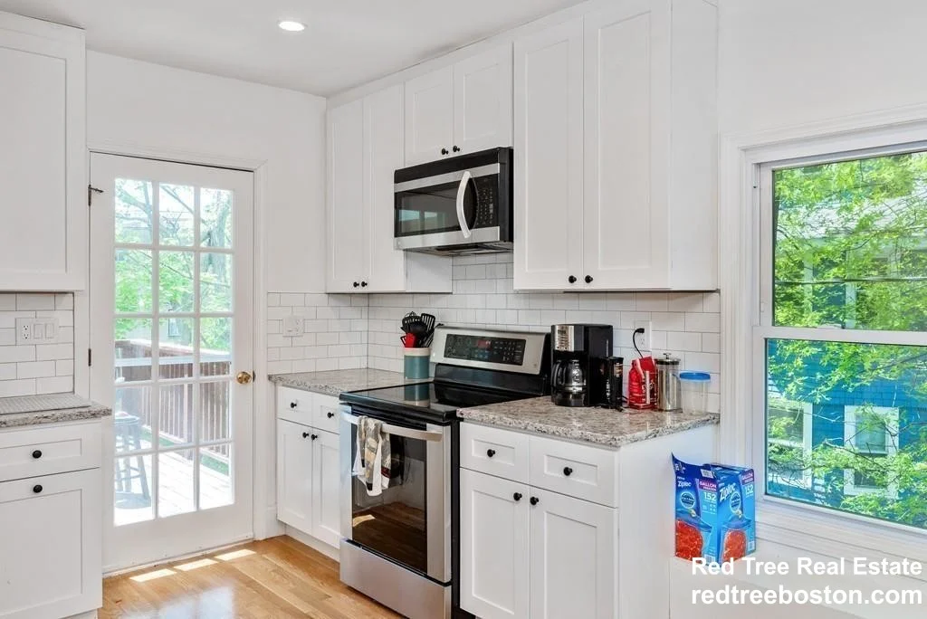 3 bed, 2 bath apartment for rent at 21 Kinross Rd Unit 3, Brighton — photo 2 of 14