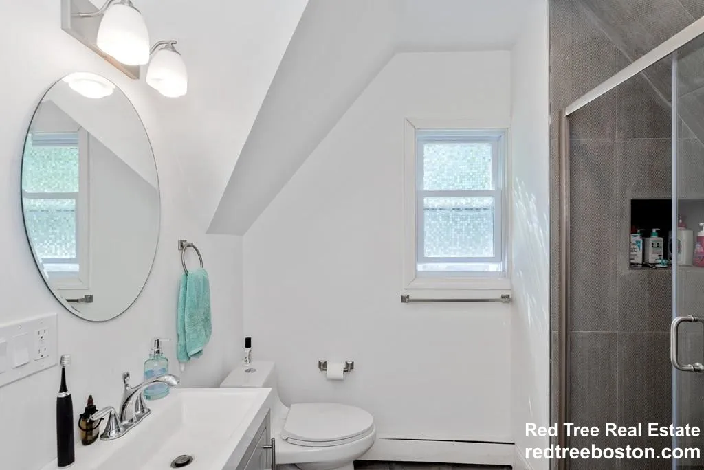 3 bed, 2 bath apartment for rent at 21 Kinross Rd Unit 3, Brighton — photo 10 of 19