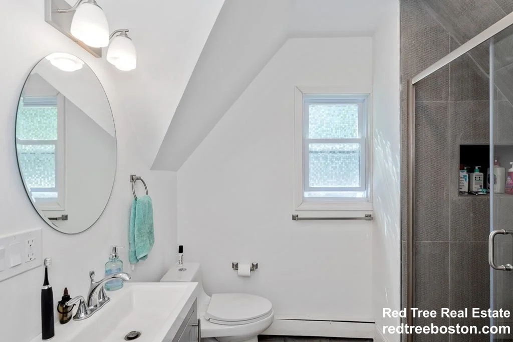 3 bed, 2 bath apartment for rent at 21 Kinross Rd Unit 3, Brighton — photo 8 of 14