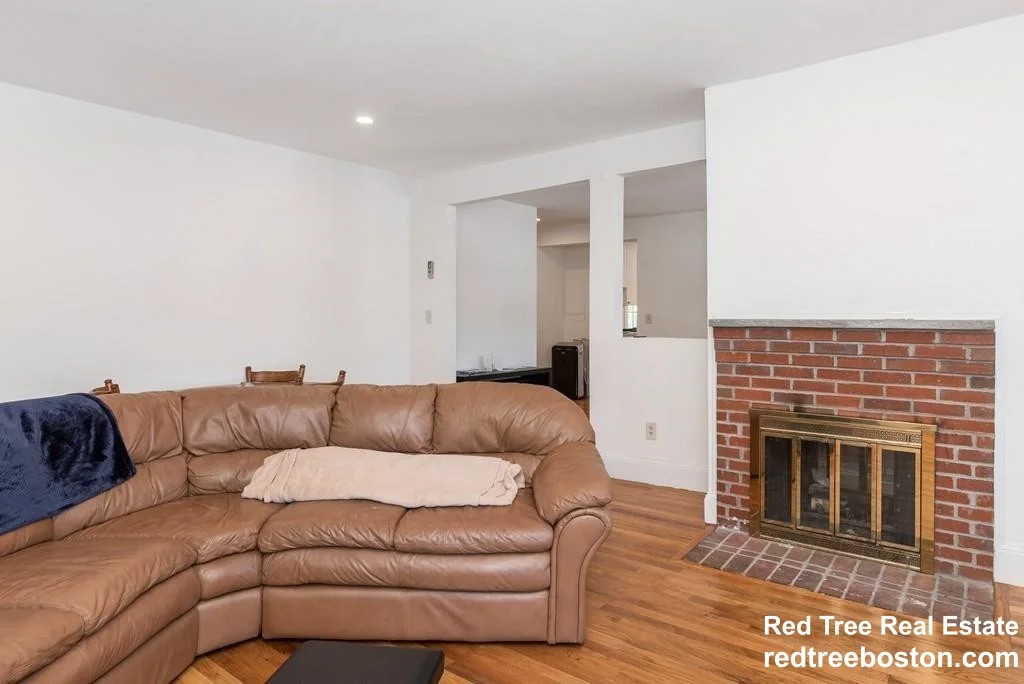 3 bed, 2 bath apartment for rent at 21 Kinross Rd Unit 3, Brighton — photo 7 of 14