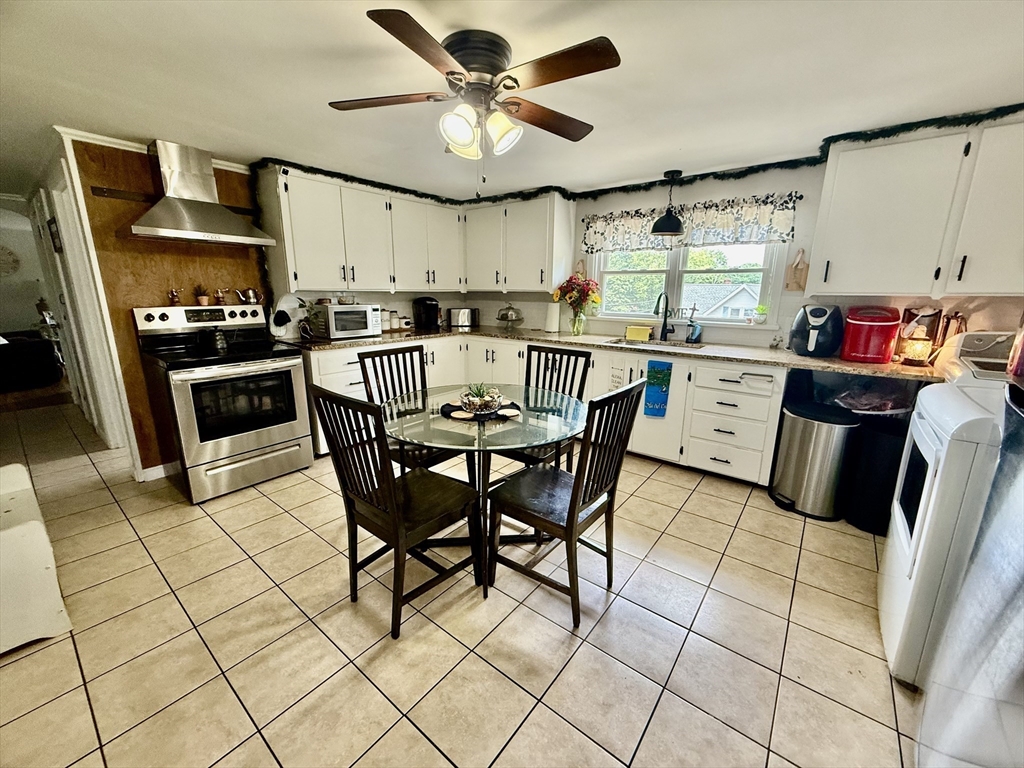 3 bed, 1 bath apartment for rent at 21 Langlois Ave Unit 2, Southbridge — photo 2 of 8