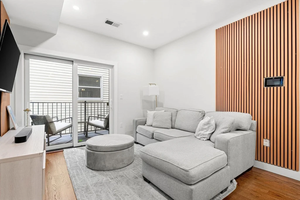 2 bed, 2 bath apartment for rent at 21 Lexington Unit 2, East Boston — photo 6 of 17