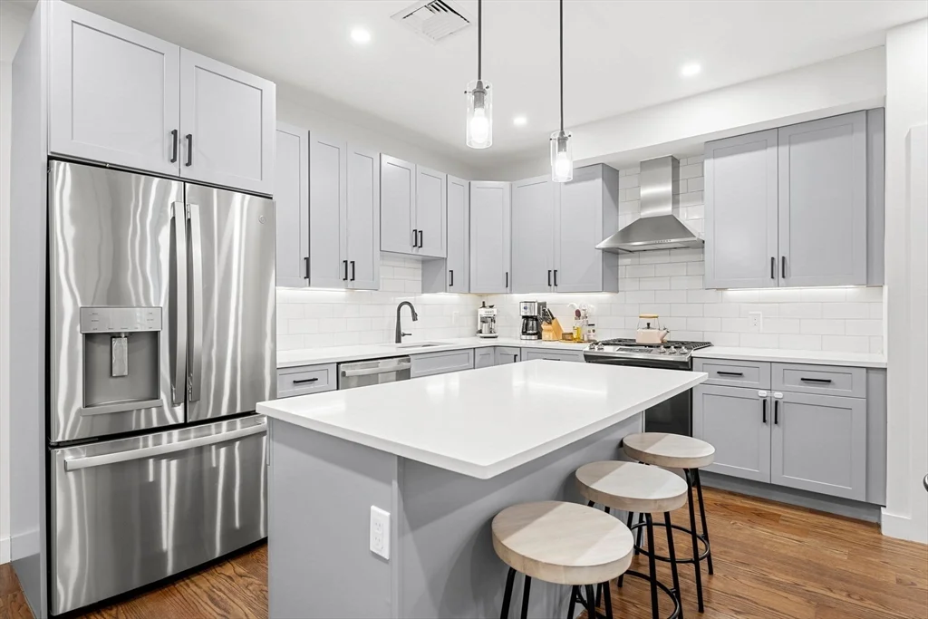 2 bed, 2 bath apartment for rent at 21 Lexington Unit 2, East Boston
