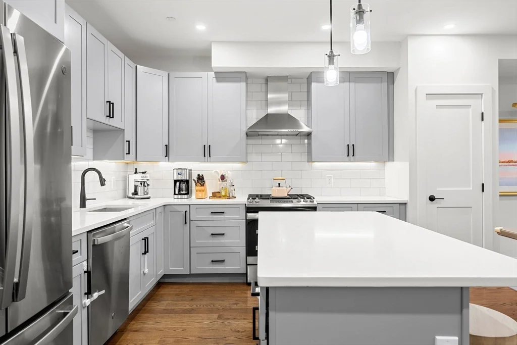2 bed, 2 bath apartment for rent at 21 Lexington Unit 2, East Boston — photo 3 of 17