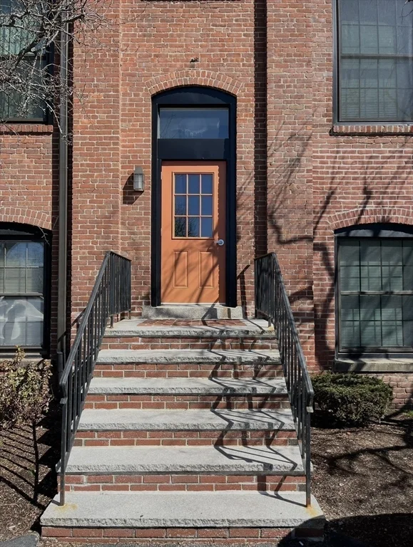 1 bed, 1 bath apartment for rent at 21 Linden St Unit 203, Quincy