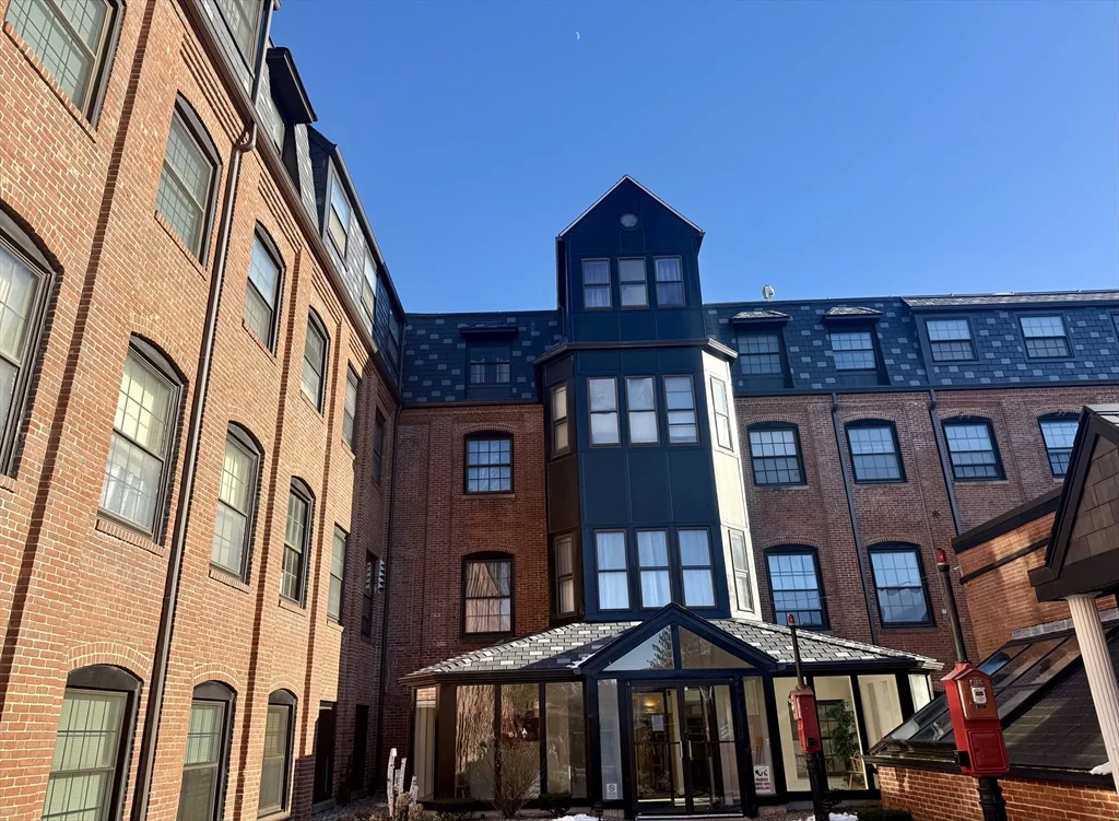 1 bed, 1 bath apartment for rent at 21 Linden St Unit 416, Wollaston — photo 10 of 11
