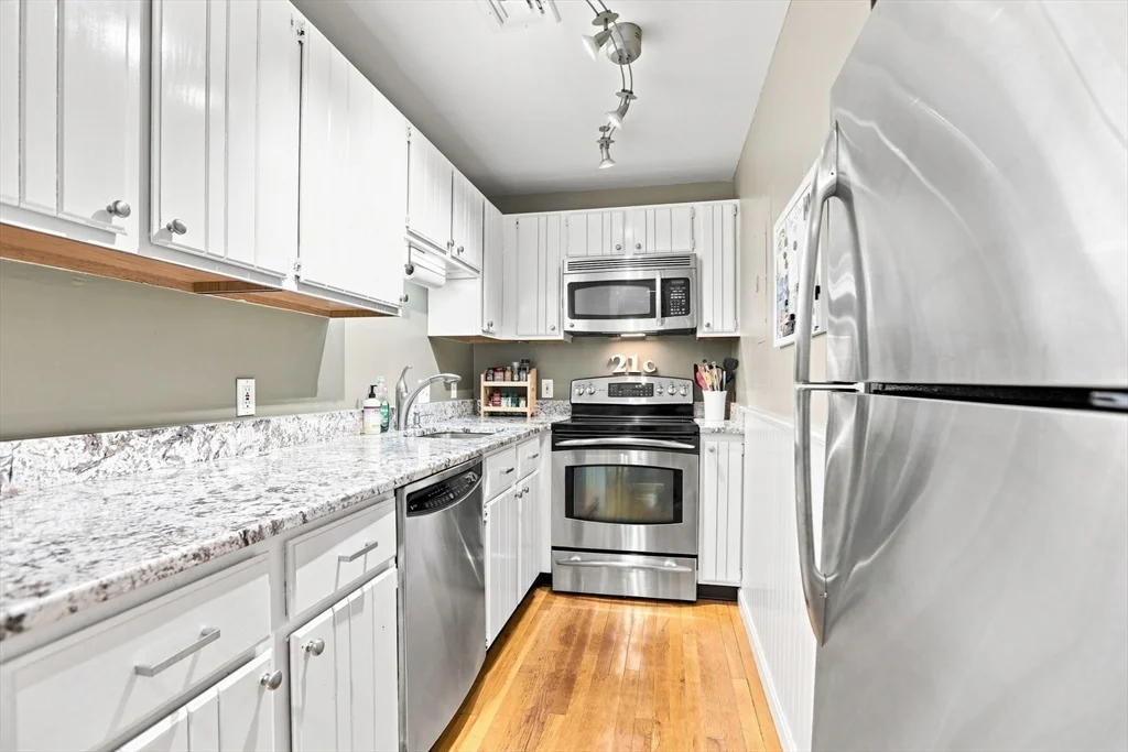 1 bed, 1 bath apartment for rent at 21 Main St Unit C, Charlestown — photo 6 of 12