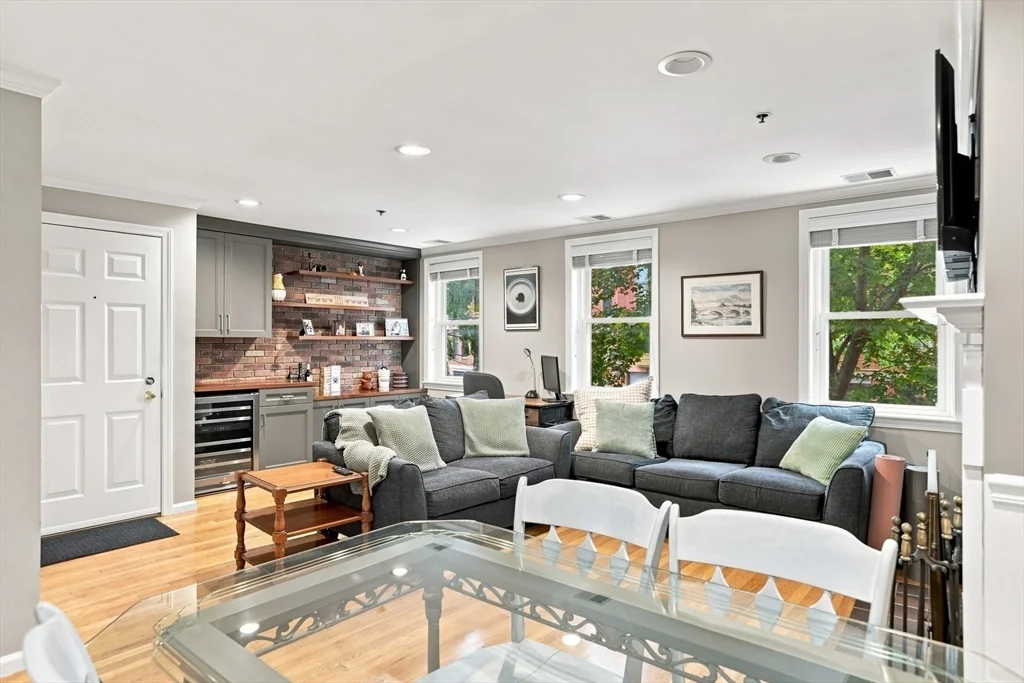 1 bed, 1 bath apartment for rent at 21 Main St Unit C, Charlestown — photo 2 of 12