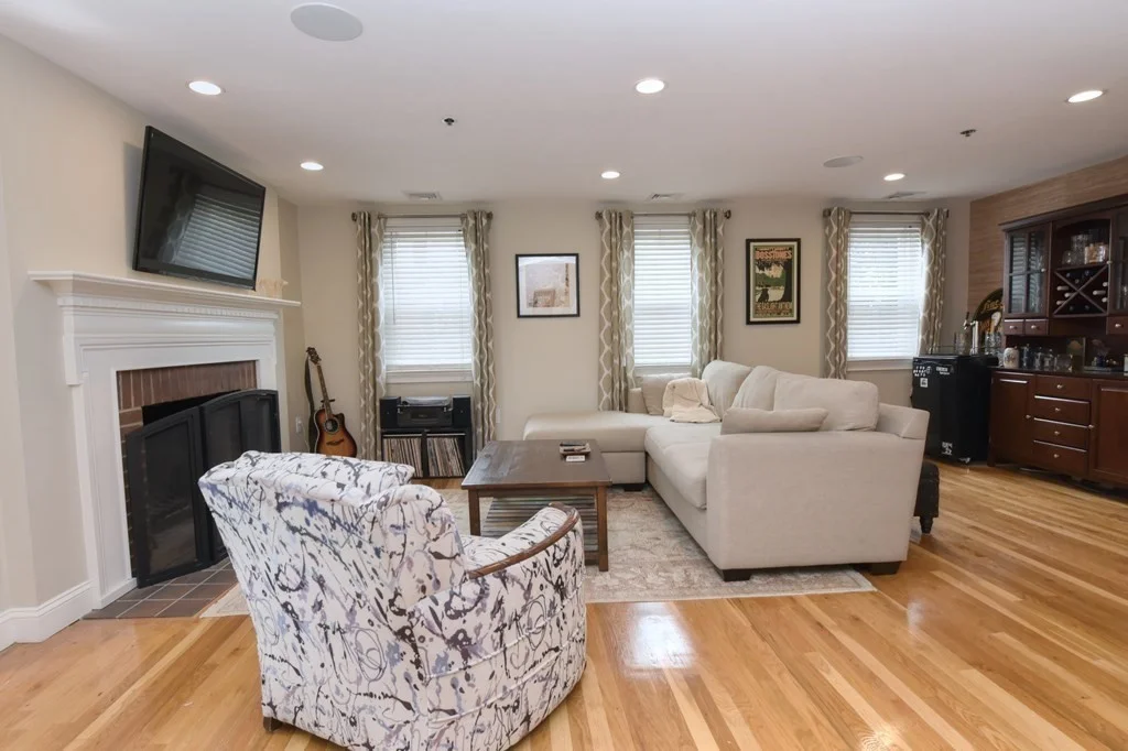 1 bed, 1 bath apartment for rent at 21 Main Unit D, Charlestown — photo 2 of 19